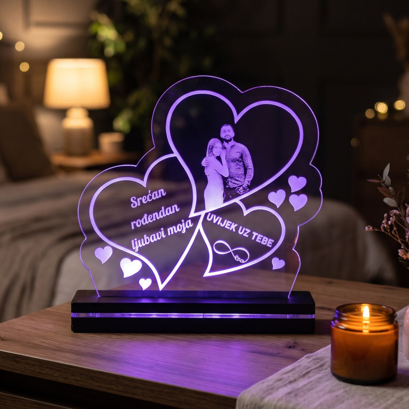 3D LED lampa Tri srca sa fotografijom – primer 3